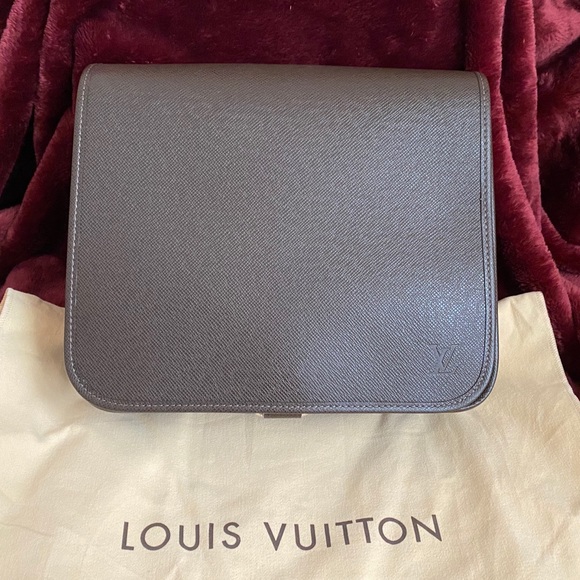 Louis Vuitton, Bags, Louis Vuitton Taiga Andrei Messenger Bag New